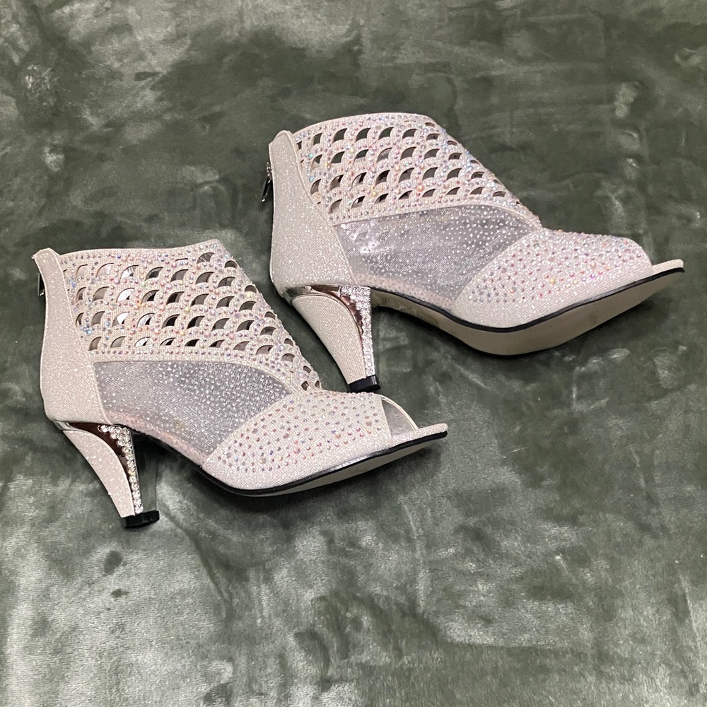 Pierre Dumas Glittering and rhinestone Silver Peep-Toe Heels